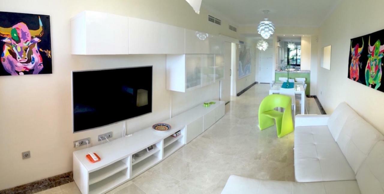 Modern Ground Floor Calanova Golf Apartment 라칼라데미야스 외부 사진